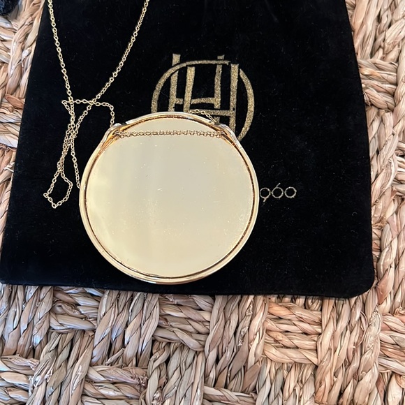 House of Harlow 1960 Mother of Pearl Necklace - Picture 5 of 5